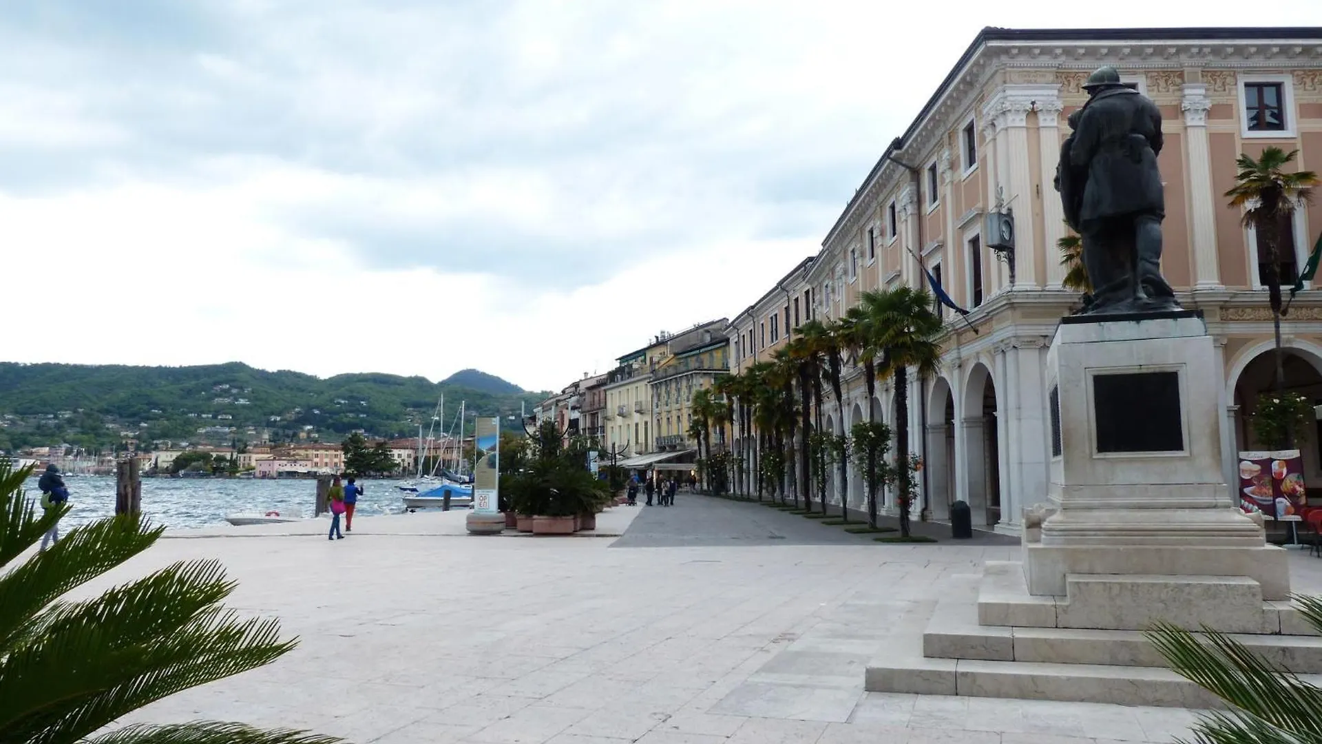 Wonderful Villa On The Garda Lake With Private Garden Salo